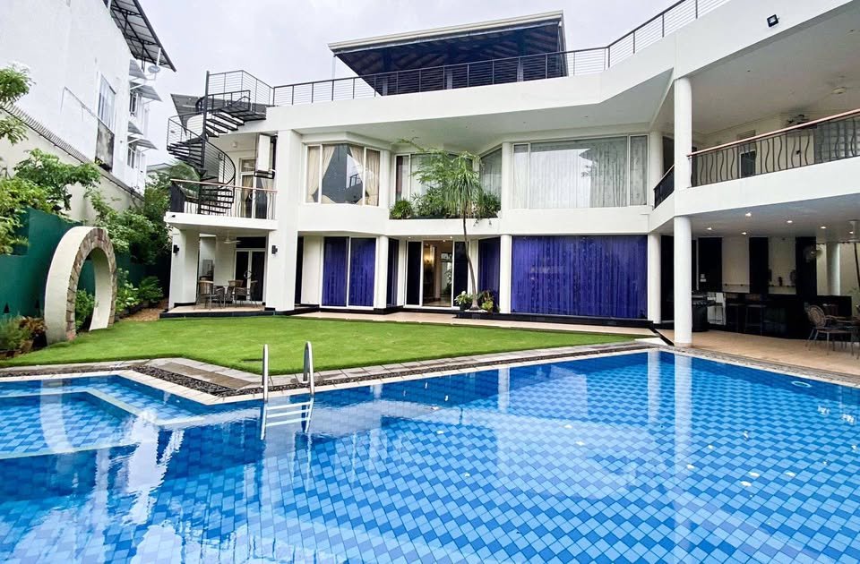 Luxury 5 Bedroom House with Swimming Pool & Rooftop Colombo View in Nawala – 40 Perches, 7,000 Sq Ft